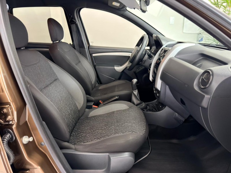 DUSTER 1.6 EXPRESSION 4X2 16V FLEX 4P MANUAL - 2017 - CAXIAS DO SUL