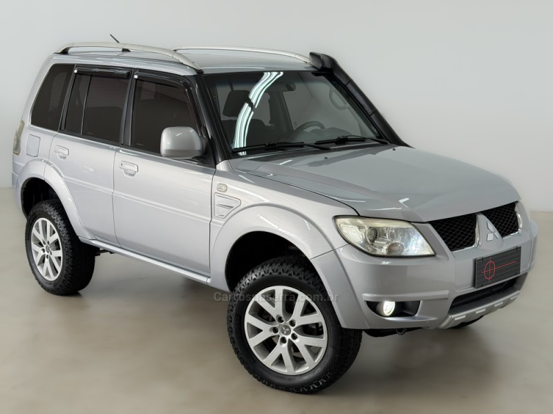 PAJERO TR4 2.0 4X4 16V 140CV FLEX 4P MANUAL