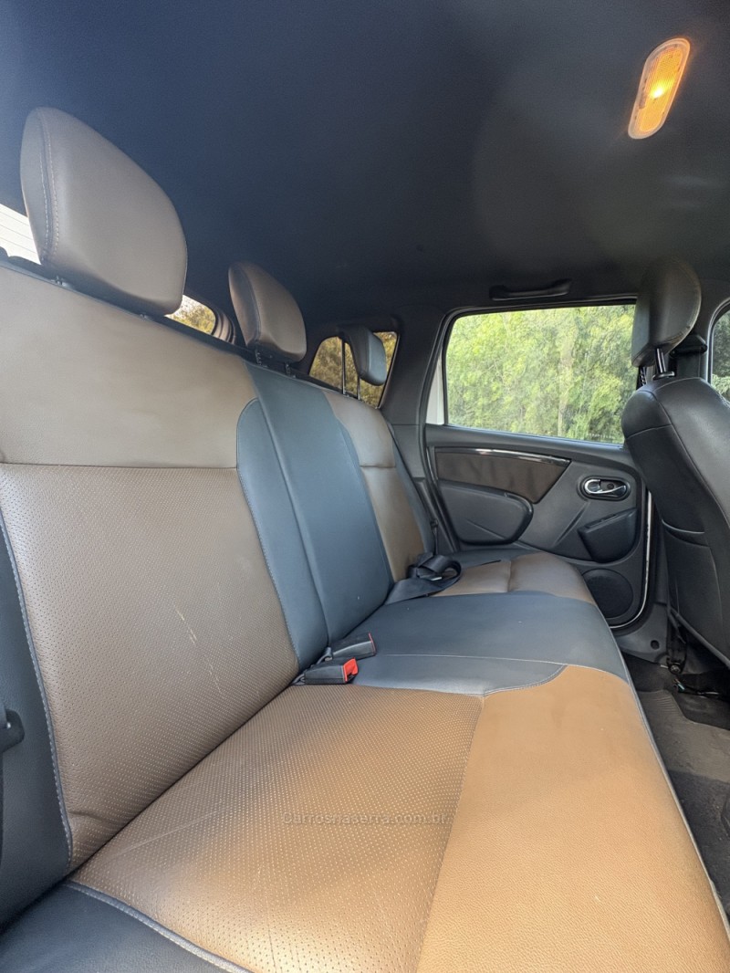 DUSTER 2.0 DYNAMIQUE 4X2 16V FLEX 4P AUTOMÁTICO - 2016 - GARIBALDI