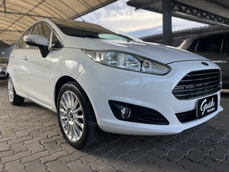 FIESTA 1.6 TITANIUM HATCH 16V FLEX 4P AUTOMÁTICO - 2015 - BOM PRINCíPIO