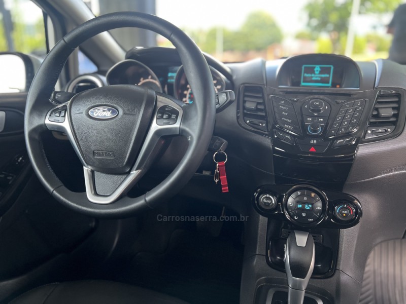 FIESTA 1.6 TITANIUM HATCH 16V FLEX 4P AUTOMÁTICO - 2015 - BOM PRINCíPIO