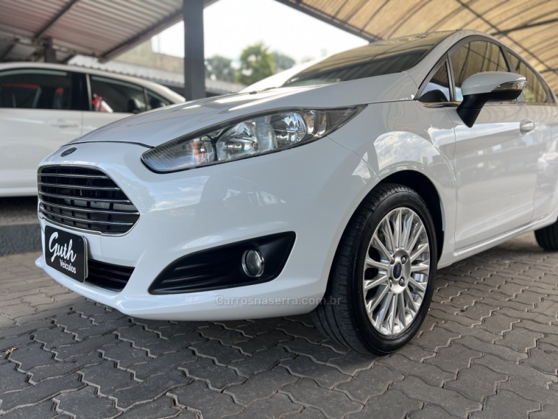 FIESTA 1.6 TITANIUM HATCH 16V FLEX 4P AUTOMÁTICO - 2015 - BOM PRINCíPIO