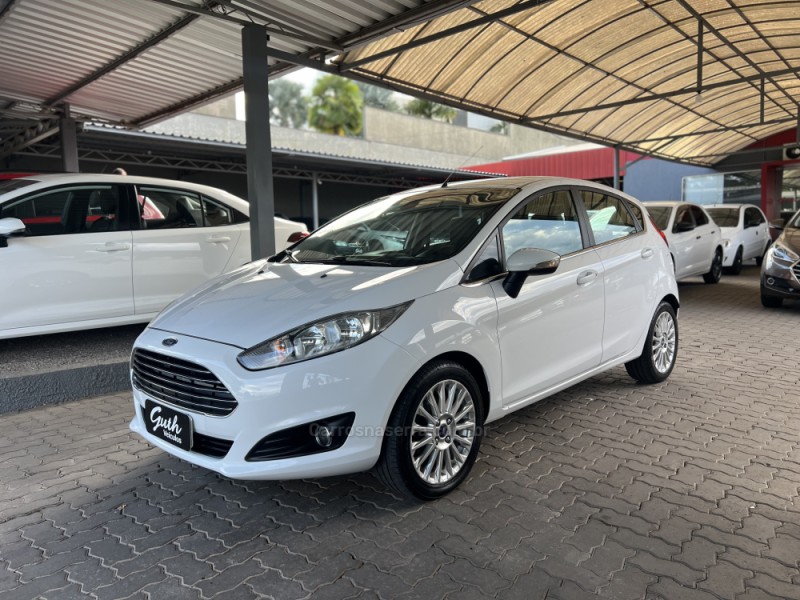 fiesta 1.6 titanium hatch 16v flex 4p automatico 2015 bom principio