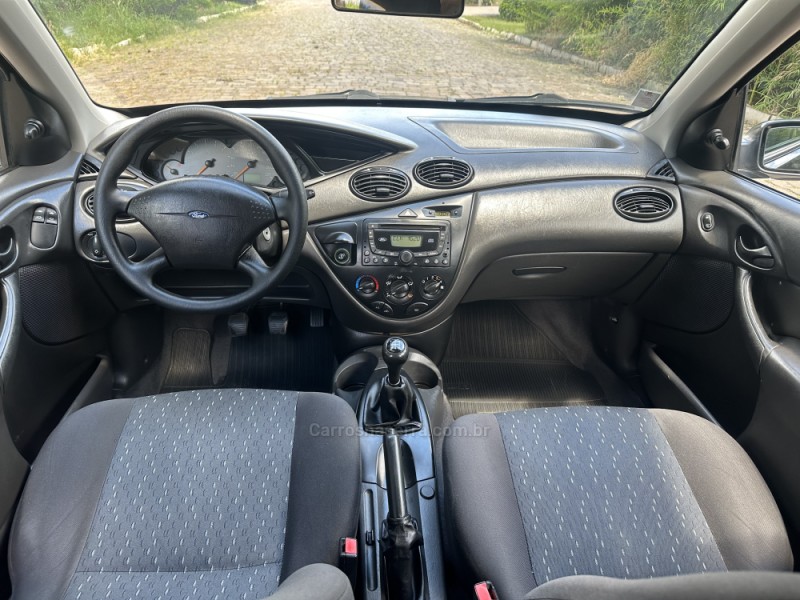 FOCUS 1.6 GL 8V FLEX 4P MANUAL - 2007 - NOVA PRATA
