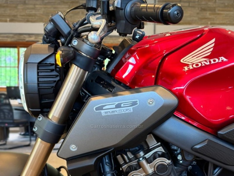 CB 650R  - 2022 - GARIBALDI