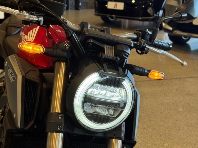 CB 650R  - 2022 - GARIBALDI