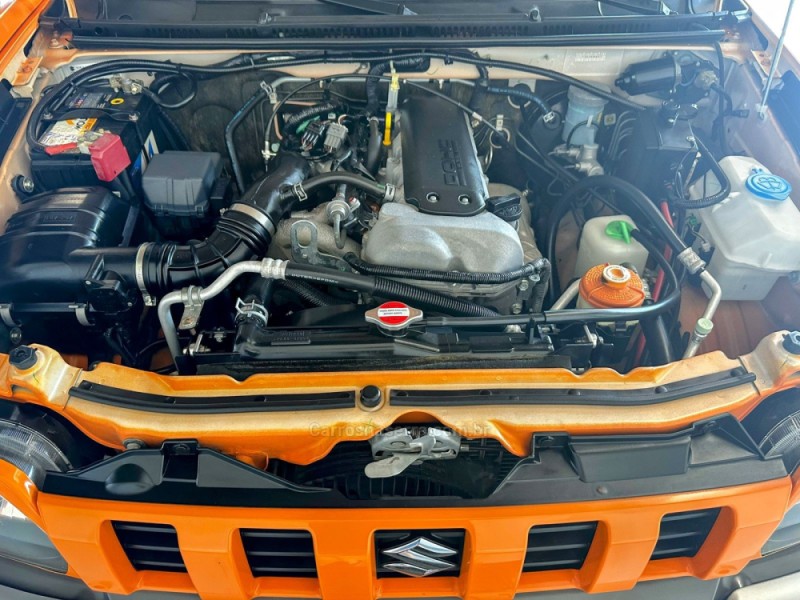 JIMNY 1.3 4SPORT 4X4 16V GASOLINA 2P MANUAL - 2015 - TRêS COROAS