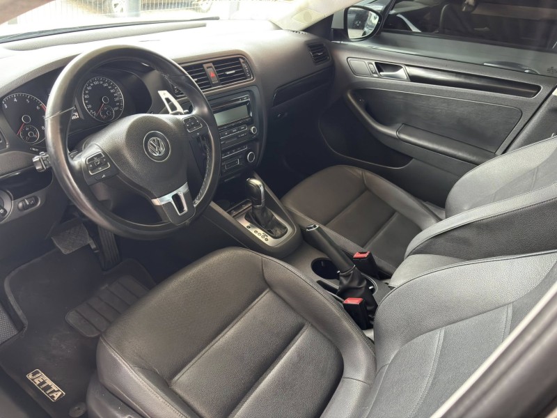 JETTA 2.0 COMFORTLINE FLEX 4P TIPTRONIC - 2012 - CANDELáRIA
