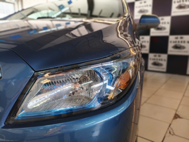 ONIX 1.4 MPFI LT 8V FLEX 4P MANUAL - 2015 - NOVO HAMBURGO