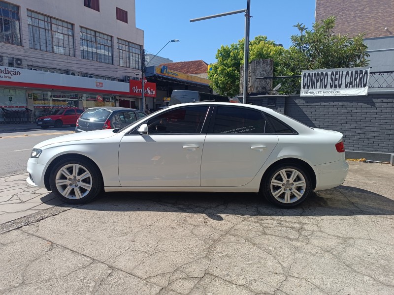 A4 2.0 TFSI AMBIENTE AVANT 180CV GASOLINA 4P MULTITRONIC - 2011 - FLORES DA CUNHA