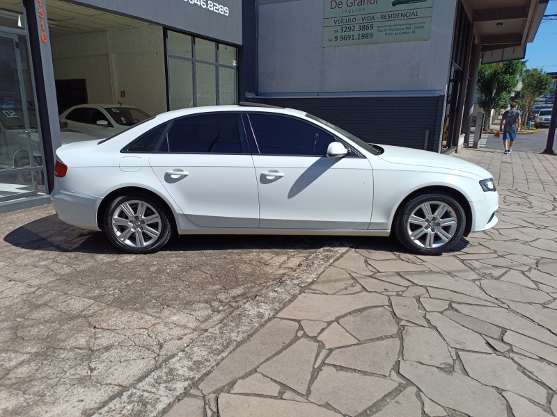 A4 2.0 TFSI AMBIENTE AVANT 180CV GASOLINA 4P MULTITRONIC - 2011 - FLORES DA CUNHA