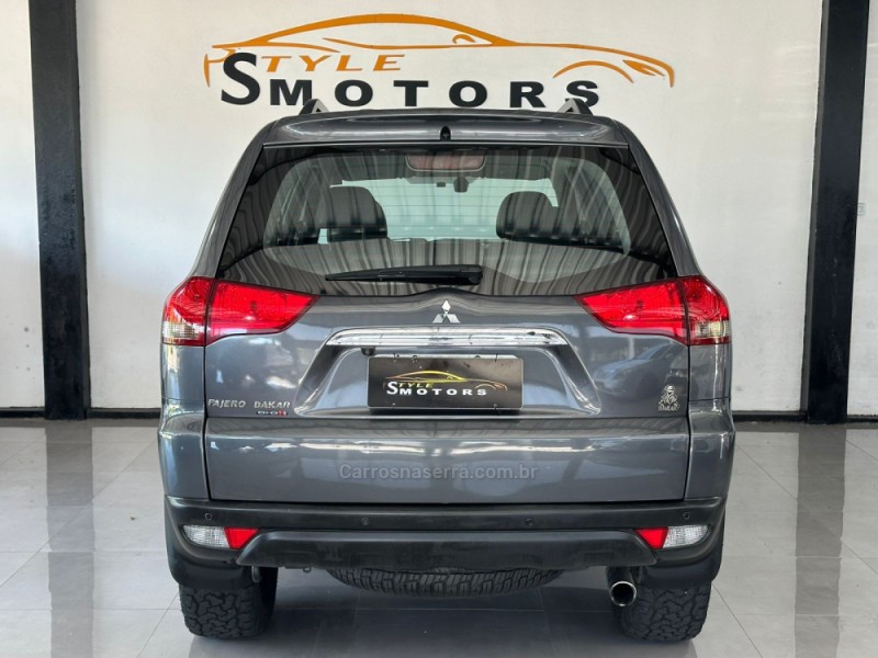 PAJERO DAKAR 3.2 HPE 4X4 7 LUGARES 16V TURBO INTERCOOLER DIESEL 4P AUTOMÁTICO - 2015 - NOVO HAMBURGO