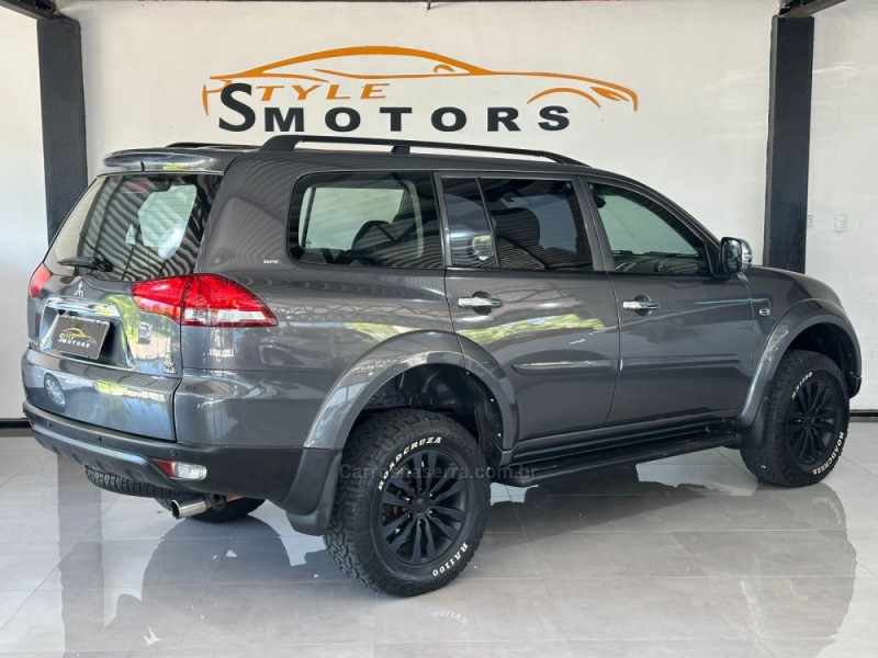 PAJERO DAKAR 3.2 HPE 4X4 7 LUGARES 16V TURBO INTERCOOLER DIESEL 4P AUTOMÁTICO - 2015 - NOVO HAMBURGO