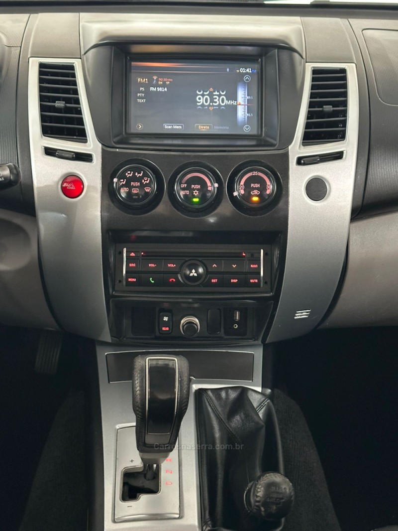 PAJERO DAKAR 3.2 HPE 4X4 7 LUGARES 16V TURBO INTERCOOLER DIESEL 4P AUTOMÁTICO - 2015 - NOVO HAMBURGO