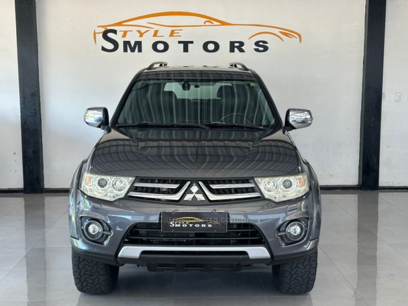 PAJERO DAKAR 3.2 HPE 4X4 7 LUGARES 16V TURBO INTERCOOLER DIESEL 4P AUTOMÁTICO - 2015 - NOVO HAMBURGO