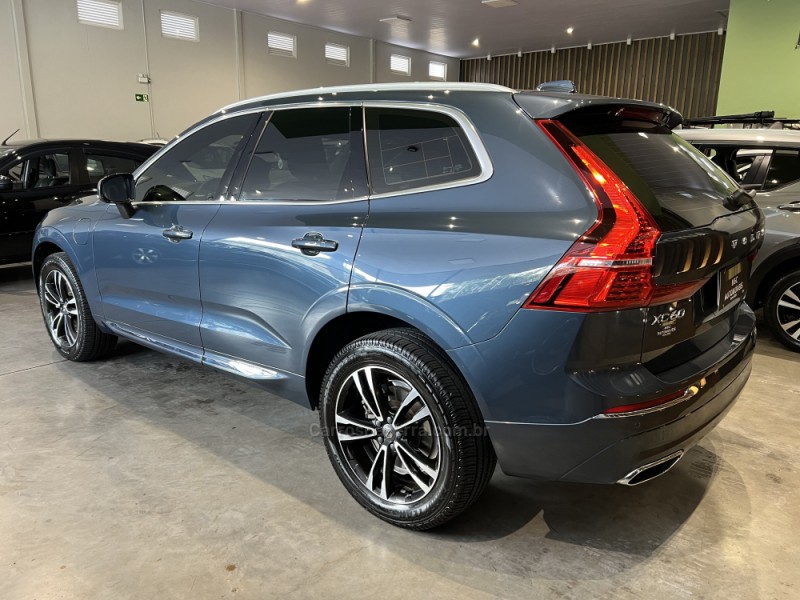 XC60 2.0 T8 MOMENTUM HYBRID GASOLINA 4P AUTOMÁTICO - 2021 - CAXIAS DO SUL