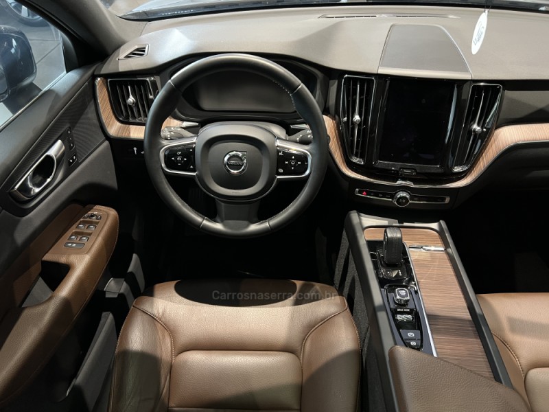 XC60 2.0 T8 MOMENTUM HYBRID GASOLINA 4P AUTOMÁTICO - 2021 - CAXIAS DO SUL