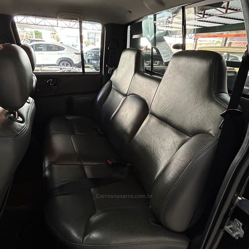 S10 2.8 EXECUTIVE 4X4 CD 12V TURBO ELECTRONIC INTERCOOLER DIESEL 4P MANUAL - 2011 - VACARIA