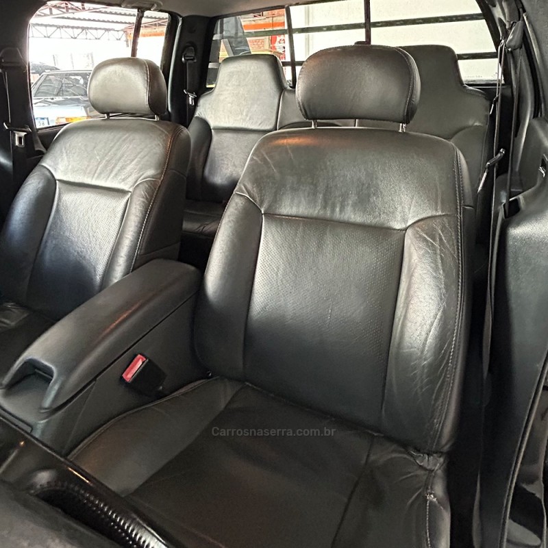 S10 2.8 EXECUTIVE 4X4 CD 12V TURBO ELECTRONIC INTERCOOLER DIESEL 4P MANUAL - 2011 - VACARIA