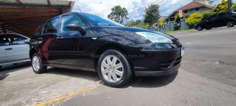 FOCUS 1.6 GLX 8V GASOLINA 4P MANUAL - 2007 - FARROUPILHA