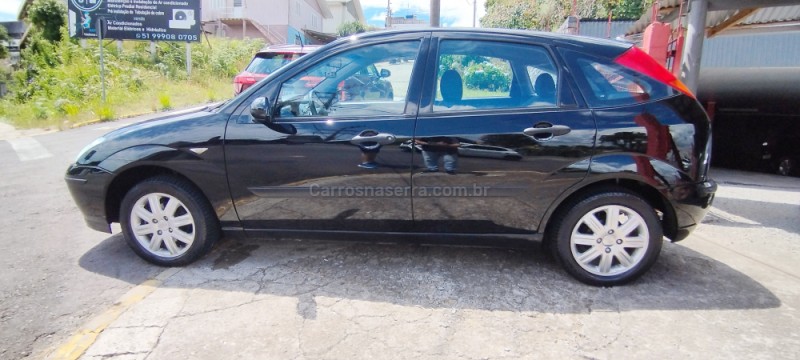 FOCUS 1.6 GLX 8V GASOLINA 4P MANUAL - 2007 - FARROUPILHA