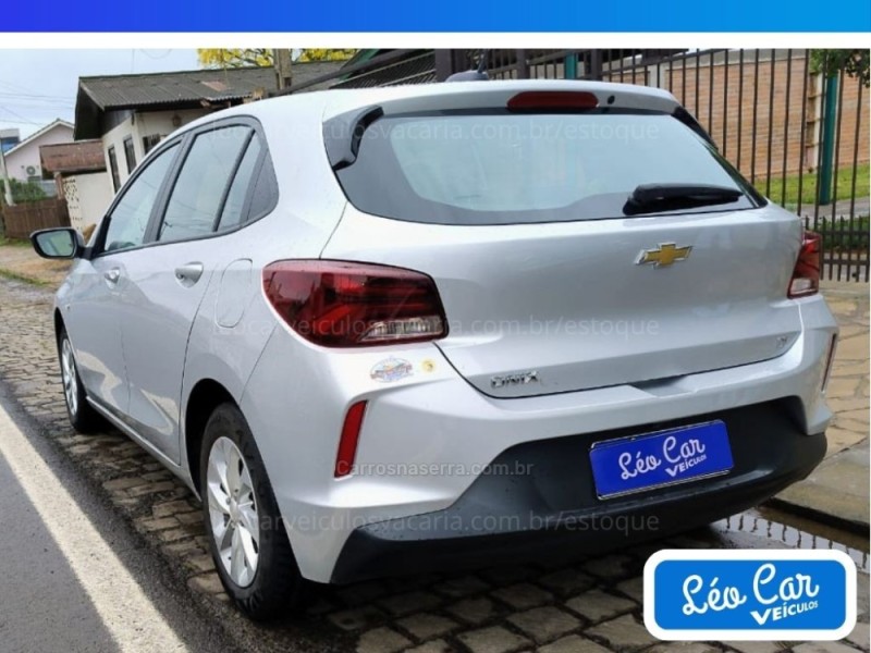 ONIX 1.0 LT 12V FLEX 4P MANUAL - 2023 - VACARIA