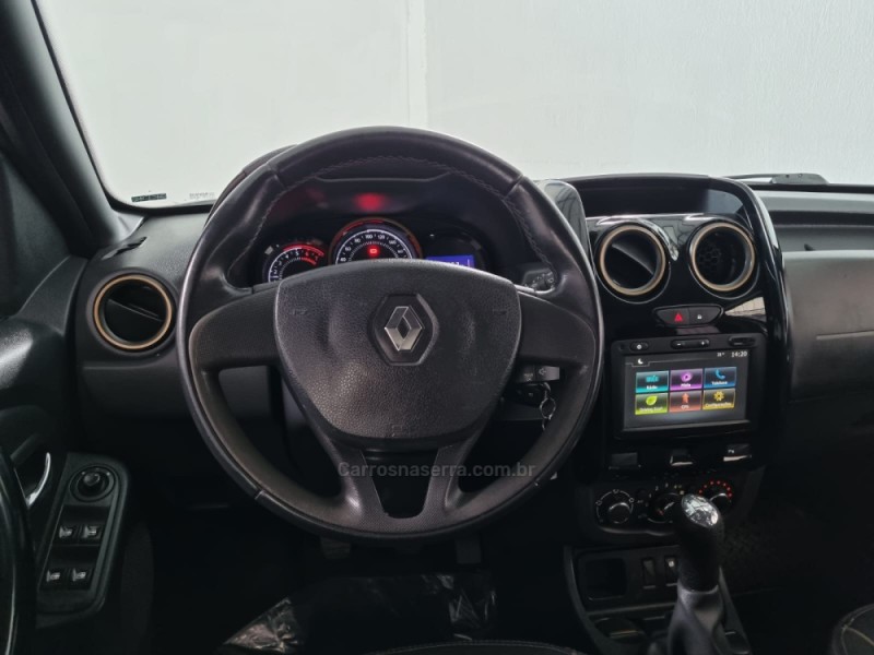 DUSTER 1.6 DYNAMIQUE 4X2 16V FLEX 4P MANUAL - 2017 - VACARIA