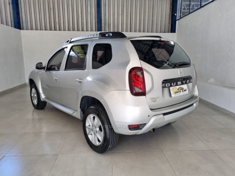 DUSTER 1.6 DYNAMIQUE 4X2 16V FLEX 4P MANUAL - 2017 - VACARIA
