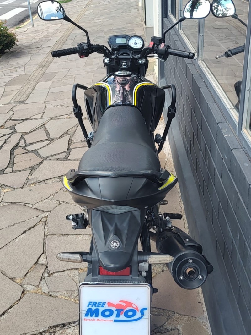 FAZER 250IE LIMITED ED - 2014 - FLORES DA CUNHA