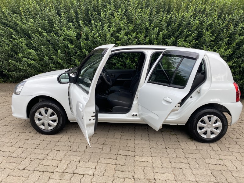 CLIO 1.0 EXPRESSION 16V FLEX 4P MANUAL - 2016 - CAXIAS DO SUL