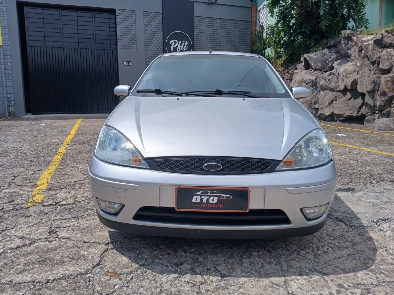 FOCUS 2.0 FC 16V GASOLINA 4P MANUAL - 2006 - FARROUPILHA