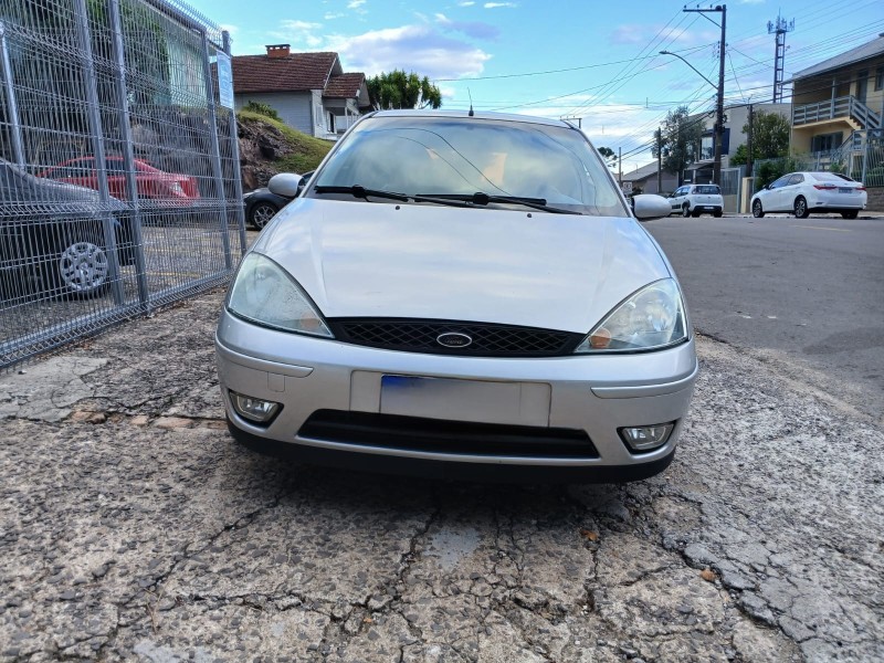 FOCUS 2.0 FC 16V GASOLINA 4P MANUAL - 2006 - FARROUPILHA