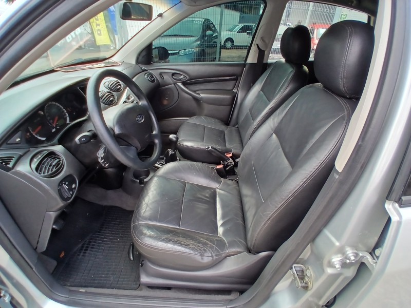 FOCUS 2.0 FC 16V GASOLINA 4P MANUAL - 2006 - FARROUPILHA
