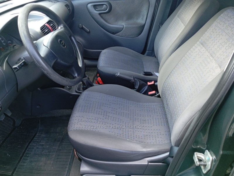 CORSA 1.4 MPFI MAXX SEDAN 8V FLEX 4P MANUAL - 2009 - PICADA CAFé
