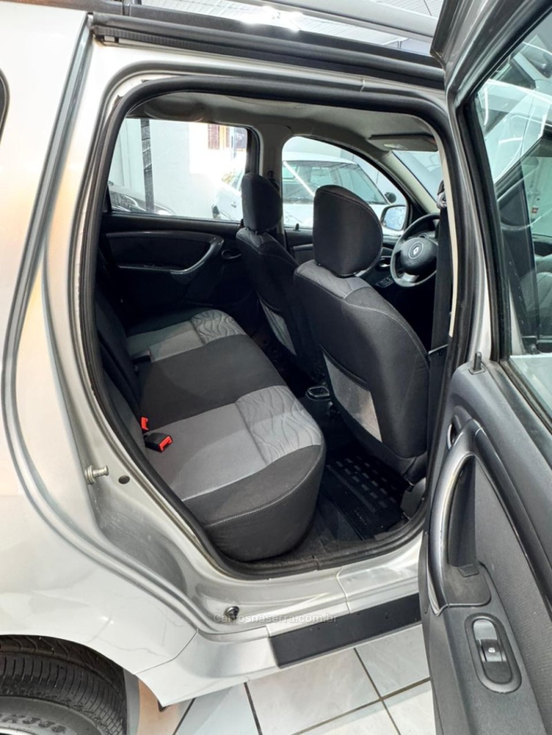 DUSTER 1.6 DYNAMIQUE 4X2 16V FLEX 4P MANUAL - 2014 - CAXIAS DO SUL