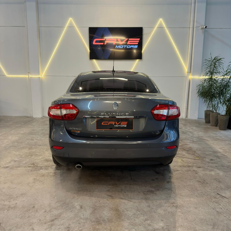 FLUENCE 2.0 DYNAMIQUE PLUS 16V FLEX 4P AUTOMÁTICO - 2017 - CAXIAS DO SUL