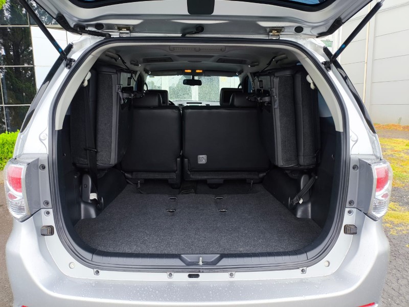 HILUX SW4 3.0 SRV 4X4 7 LUGARES 16V TURBO INTERCOOLER DIESEL 4P AUTOMÁTICO - 2015 - FLORES DA CUNHA