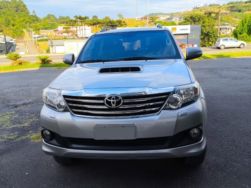 HILUX SW4 3.0 SRV 4X4 7 LUGARES 16V TURBO INTERCOOLER DIESEL 4P AUTOMÁTICO - 2015 - FLORES DA CUNHA