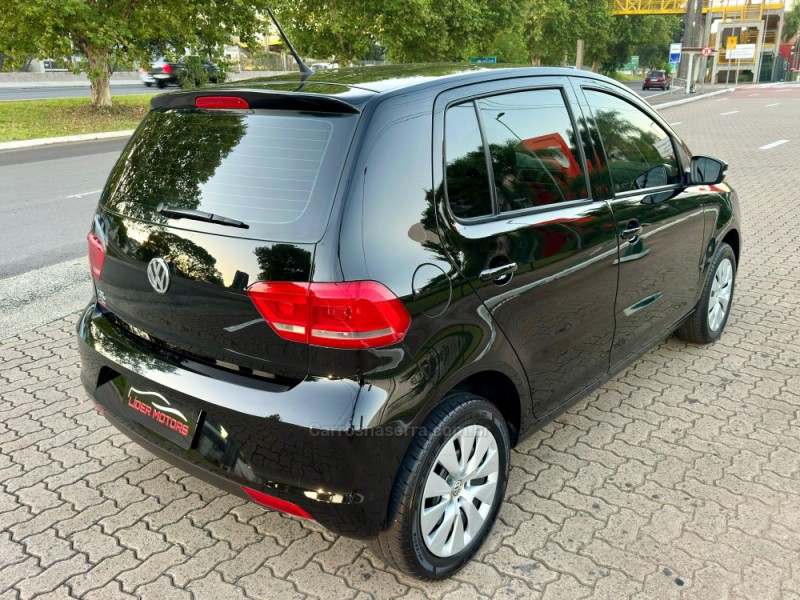 FOX 1.0 MI TRENDLINE 8V FLEX 4P MANUAL - 2015 - ESTâNCIA VELHA