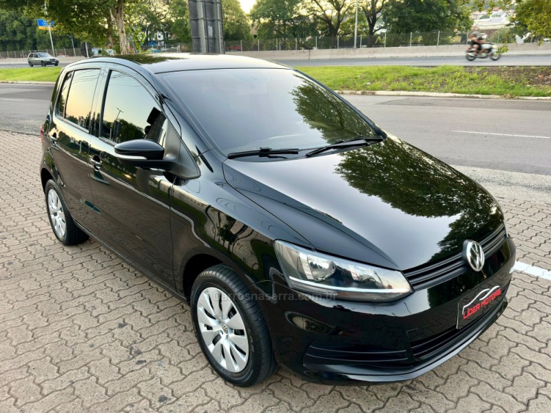 FOX 1.0 MI TRENDLINE 8V FLEX 4P MANUAL - 2015 - ESTâNCIA VELHA