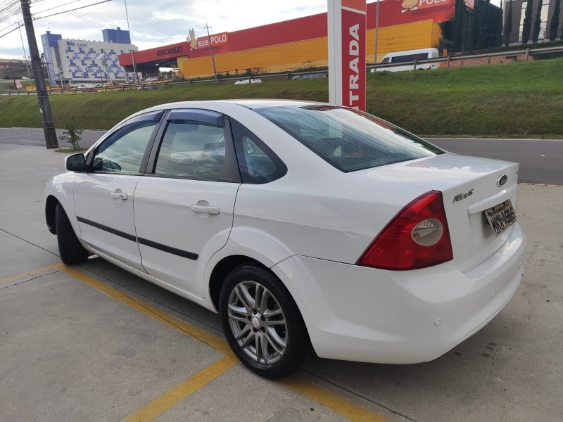 FOCUS 2.0 SEDAN 16V GASOLINA 4P MANUAL - 2012 - FARROUPILHA