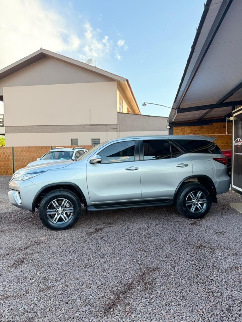 HILUX SW4 2.7 SR 4X2 16V GASOLINA 4P AUTOMÁTICO - 2017 - LAJEADO