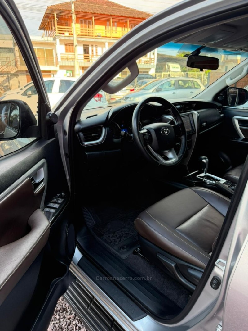 HILUX SW4 2.7 SR 4X2 16V GASOLINA 4P AUTOMÁTICO - 2017 - LAJEADO