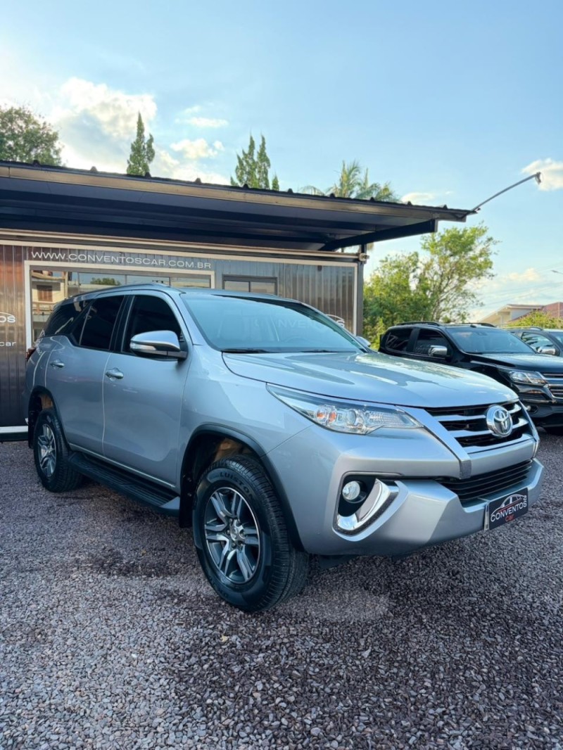 HILUX SW4 2.7 SR 4X2 16V GASOLINA 4P AUTOMÁTICO - 2017 - LAJEADO