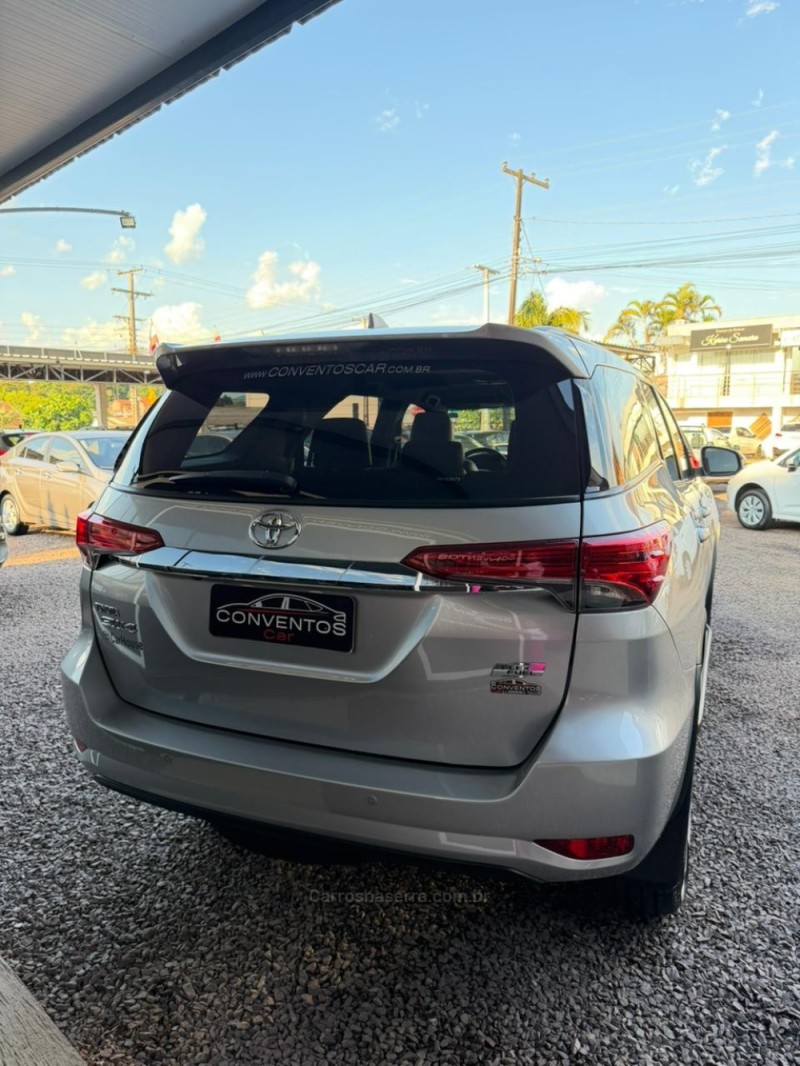 HILUX SW4 2.7 SR 4X2 16V GASOLINA 4P AUTOMÁTICO - 2017 - LAJEADO