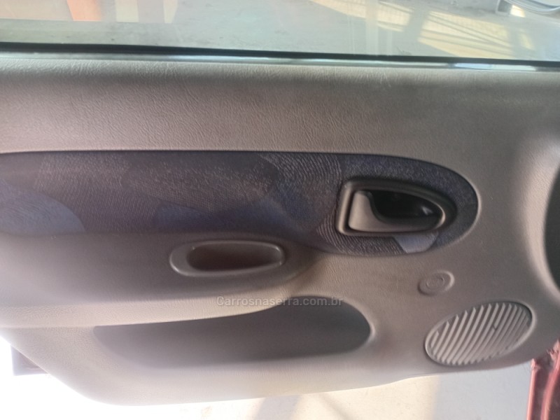 CLIO 1.0 PRIVILÉGE SEDAN 16V GASOLINA 4P MANUAL - 2002 - CAXIAS DO SUL