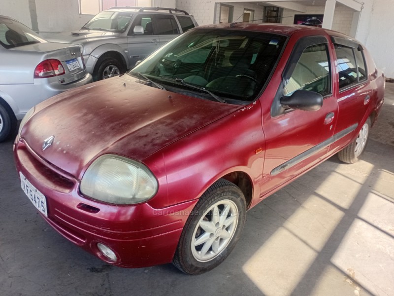 CLIO 1.0 PRIVILÉGE SEDAN 16V GASOLINA 4P MANUAL - 2002 - CAXIAS DO SUL