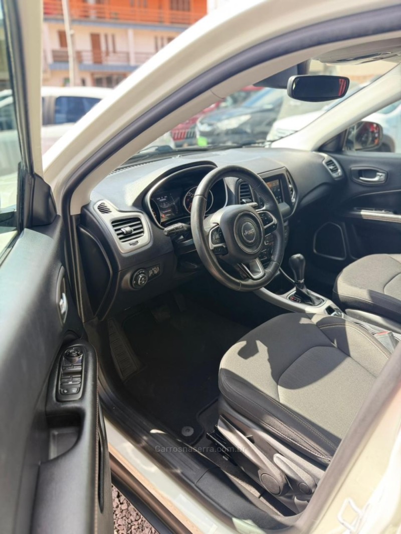 COMPASS 2.0 16V FLEX SPORT AUTOMÁTICO - 2019 - LAJEADO