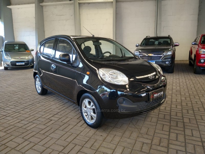 QQ 1.0 MPFI LOOK 12V GASOLINA 4P MANUAL - 2020 - CAXIAS DO SUL