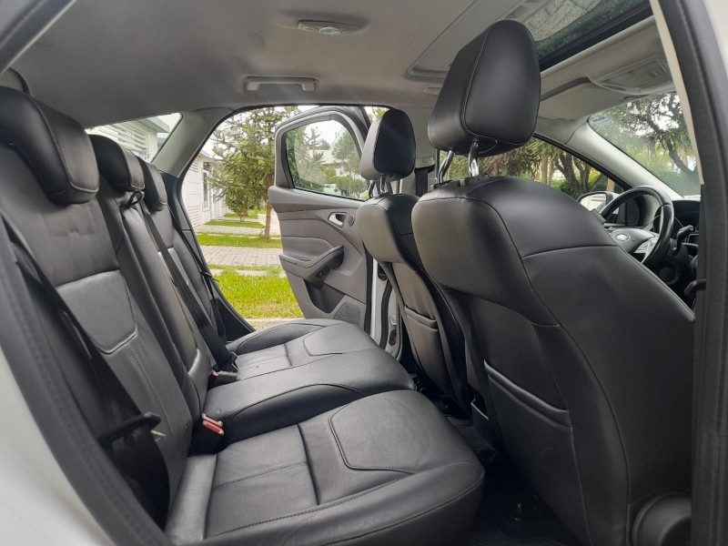 FOCUS 2.0 TITANIUM PLUS HATCH 16V FLEX 4P AUTO - 2017 - FARROUPILHA